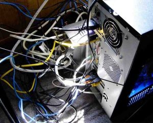 verificare cavi collegamento computer